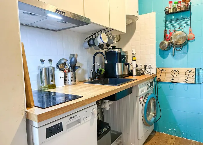 10 Min To Cosy Flat Malaga